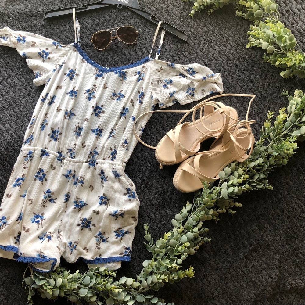 MEDUIM ADORABLE SUMMER ROMPER